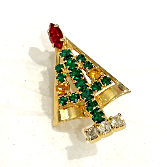 Vintage Christmas Tree Brooch Goldtone Pin with Red Green & White Rhinestones - Picture 1 of 6